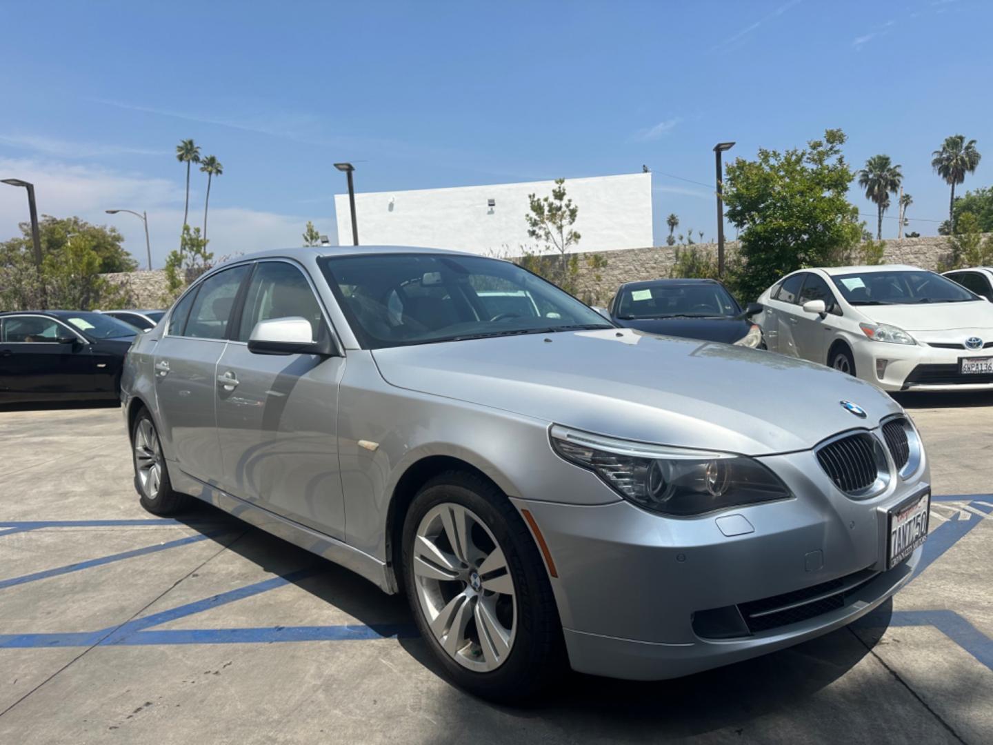 2010 Silver Metallic /110998 BMW 5-Series Leather (WBANU5C55AC) with an Inline 6 engine, Automatic transmission, located at 30 S. Berkeley Avenue, Pasadena, CA, 91107, (626) 248-7567, 34.145447, -118.109398 - Photo#4